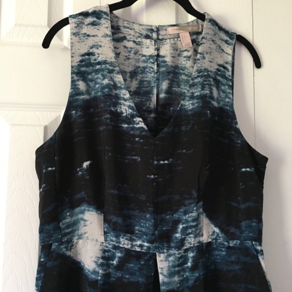 Watercolor V Neck Dress w/ Pockets - Picture 3 of 8
